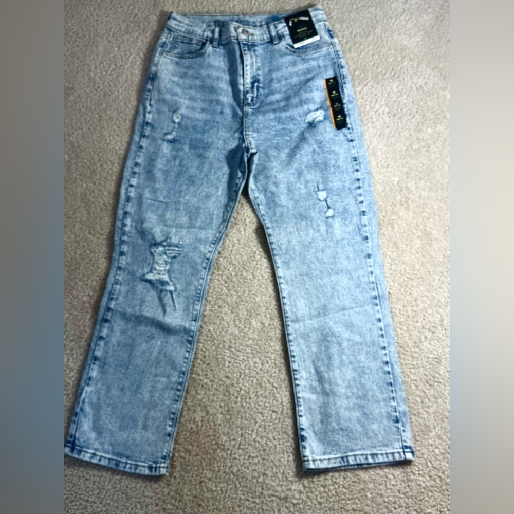 Girls Light Blue Distressed Jeans size 16
NWT